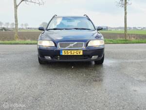 Imagen 5/32 de Volvo V 70 2.4 (2006)
