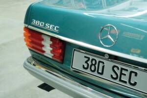 Bild 28/50 von Mercedes-Benz 380 SEC (1983)