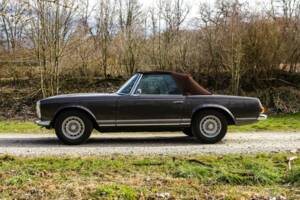 Image 5/21 de Mercedes-Benz 280 SL (1969)