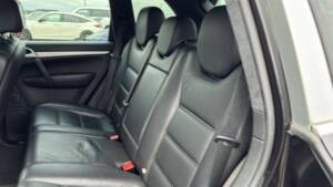 Image 32/50 of Porsche Cayenne Turbo (2007)