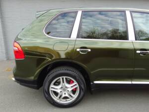 Image 25/99 of Porsche Cayenne Turbo (2007)