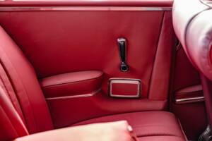 Image 33/86 of Mercedes-Benz 300 SE (1965)