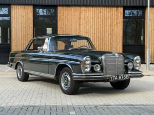 Afbeelding 1/4 van Mercedes-Benz 250 SE (1967)