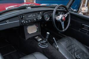 Image 9/25 of MG MGB V8 (1969)
