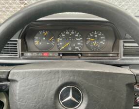 Bild 12/12 von Mercedes-Benz 190 D 2.5 (1990)