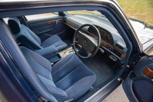Bild 10/29 von Mercedes-Benz 300 SE (1990)