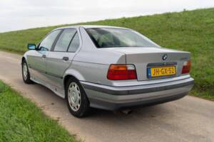 Image 15/40 de BMW 320i (1994)