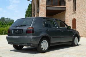 Bild 6/45 von Volkswagen Golf IV 1.6 (1997)