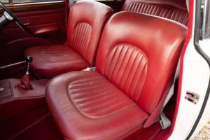 Image 36/50 of Jaguar Mk II 2.4 (1967)
