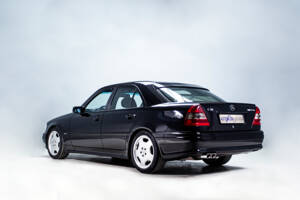 Immagine 8/29 di Mercedes-Benz C 36 AMG (1994)