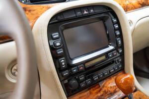 Bild 17/32 von Jaguar XJ 8 3.5 (2005)