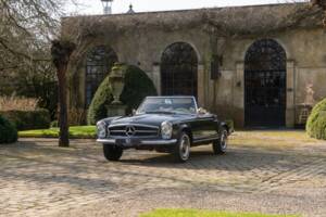 Immagine 1/30 di Mercedes-Benz 250 SL (1967)