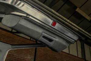 Image 46/66 of DeLorean DMC-12 (1981)