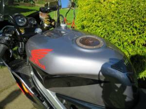 Afbeelding 30/41 van Honda VFR 400R (1992)