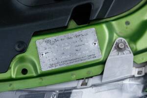 Image 24/45 of Holden LSV R300 (2002)