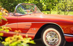 Image 4/51 of Chevrolet Corvette (1960)