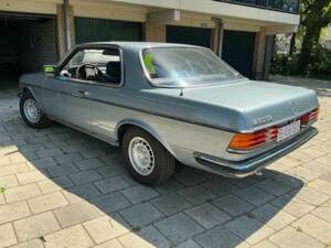 Bild 6/8 von Mercedes-Benz 230 CE (1983)