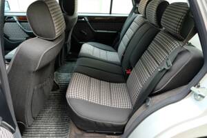 Imagen 18/75 de Mercedes-Benz E 280 T (1994)