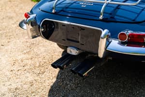 Image 30/86 de Jaguar E-Type (1967)