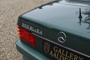 Image 32/50 of Mercedes-Benz 300 SL-24 (1992)