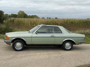 Afbeelding 8/16 van Mercedes-Benz 230 C (1978)