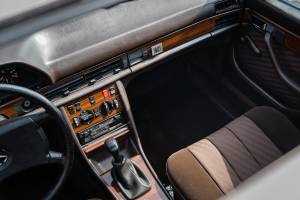 Imagen 29/50 de Mercedes-Benz 280 SE (1985)