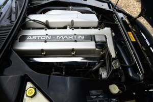 Image 36/50 of Aston Martin DB 7 Volante (1997)