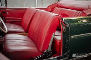 Afbeelding 7/19 van Mercedes-Benz 220 SE b (1962)