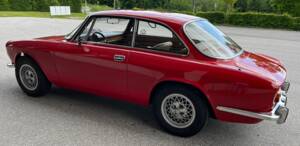 Imagen 3/13 de Alfa Romeo Giulia 1600 GT Junior (1973)
