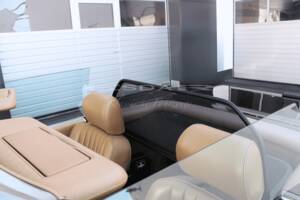 Image 15/23 of Mercedes-Benz 560 SL (1989)