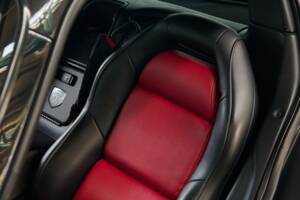 Image 47/50 of Dodge Viper GTS (2005)