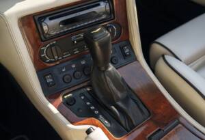 Image 20/26 of Aston Martin Virage Volante (1994)