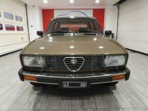 Bild 2/15 von Alfa Romeo Alfetta 2.0 (1982)
