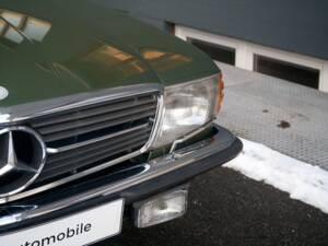 Afbeelding 10/41 van Mercedes-Benz 280 SLC (1977)