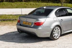Bild 9/50 von BMW 550i (2006)