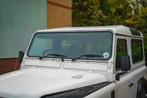 Image 18/41 of Land Rover Defender 90 "50th Anniversary" (1999)