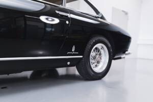 Image 37/100 of Ferrari 330 GT 2+2 (1965)