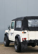 Bild 25/39 von Land Rover 90 (1989)