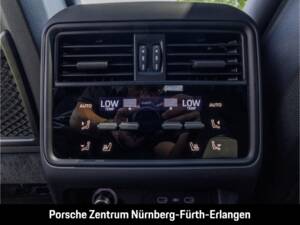 Bild 49/50 von Porsche Cayenne GTS (1900)