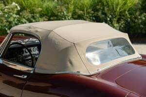 Image 22/50 de Jaguar E-Type 3.8 (1964)
