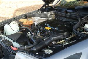 Image 18/50 of Mercedes-Benz 200 E (1992)