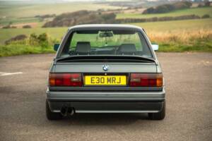 Image 24/50 of BMW 325i (1990)
