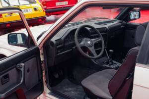 Image 17/38 of BMW 325i (1986)