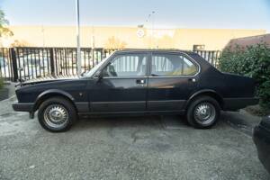 Image 3/39 de Alfa Romeo Alfetta 2.0 (1983)
