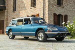 Bild 10/50 von Citroën DS 23 Break (1973)