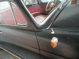 Image 24/30 of Mercedes-Benz 180 Db (1961)