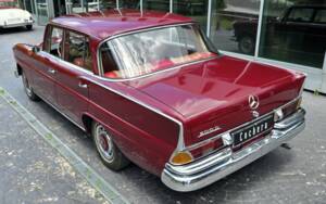 Image 2/21 of Mercedes-Benz 200 D (1968)