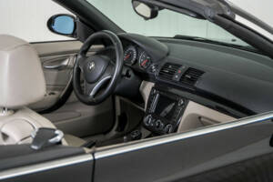 Image 32/50 of BMW 125i (2008)