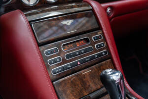 Bild 22/45 von Bentley Azure (2007)