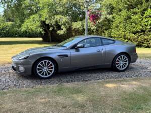 Image 5/40 of Aston Martin V12 Vanquish (2002)